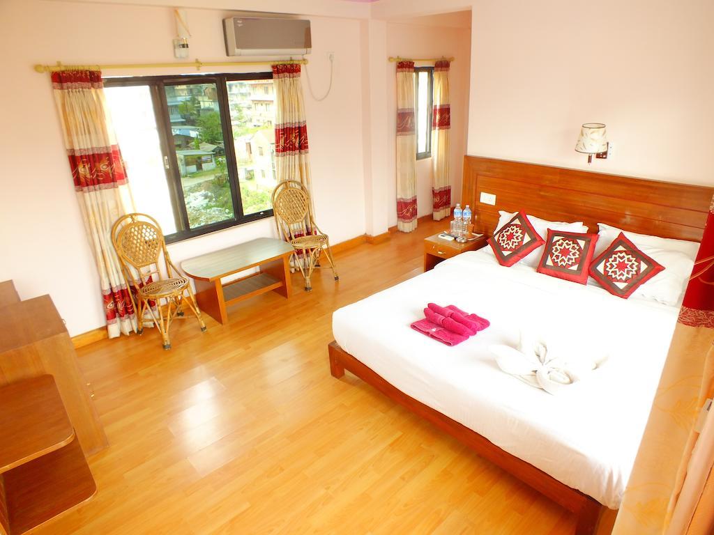 Hotel Greenland Pokhara Oda fotoğraf